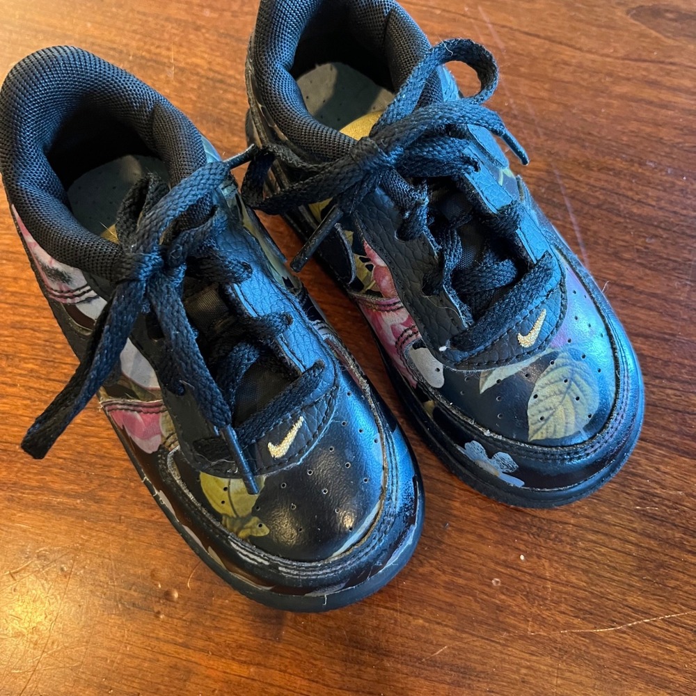 Nike Air Force 1 LV8 Toddlers 7C Black Floral Low Top Sneakers AV3804-001